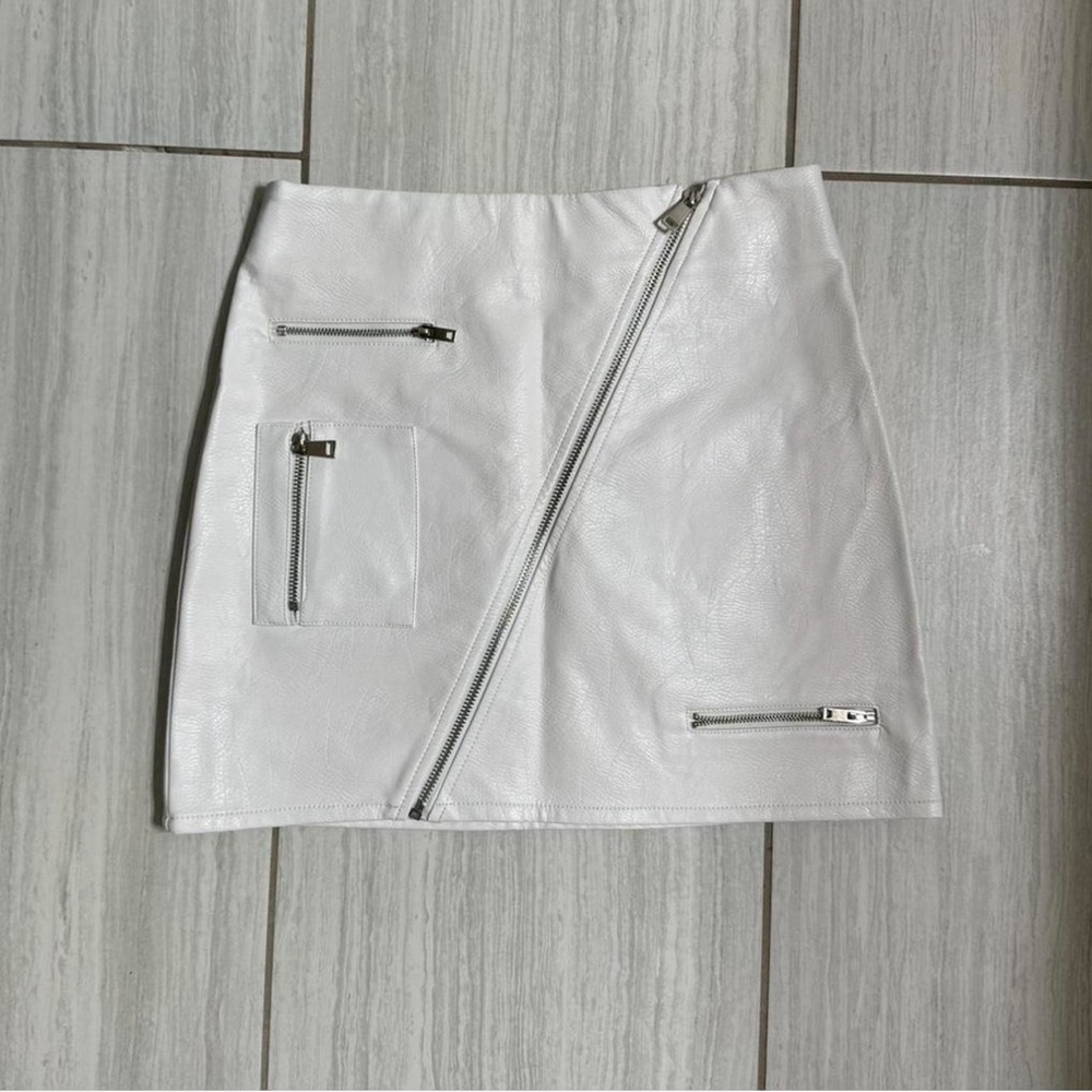 I.AM.GIA White Asymmetrical Pencil Mini Skirt